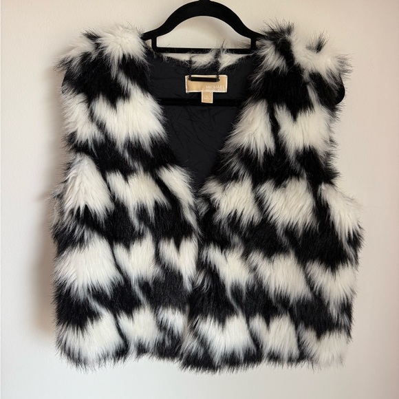 Michael Kors Jackets & Blazers - Michael Kors Black and White Faux Fur Vest houndstooth